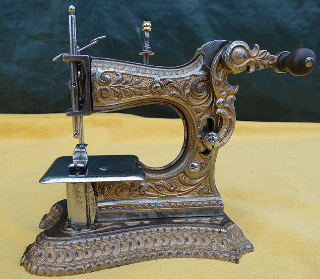 MULLER SEWING MACHINE, SEWALOT